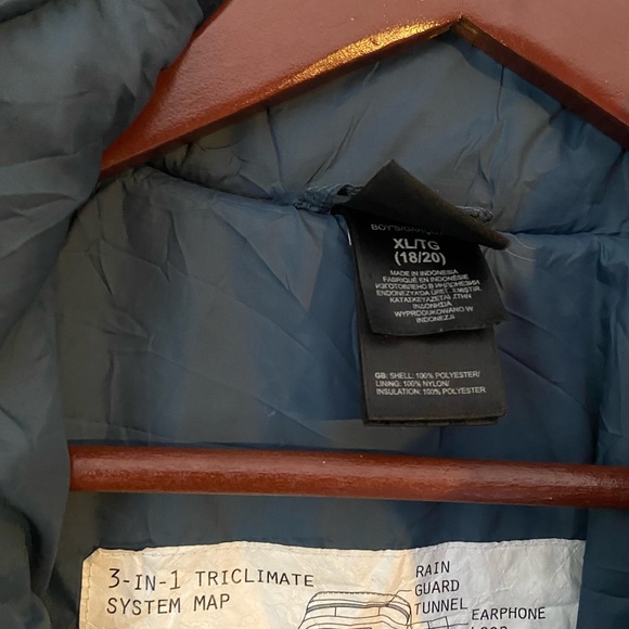 The North Face Tri-climate Jacket - Picture 3 of 3